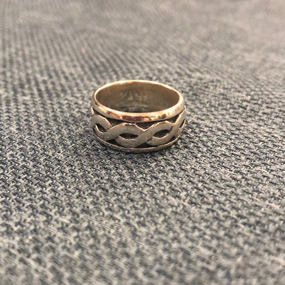 Sterling silver eternity band Sz. 6